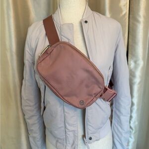 Lululemon Everywhere Belt Bag  Pink Pastel GUC